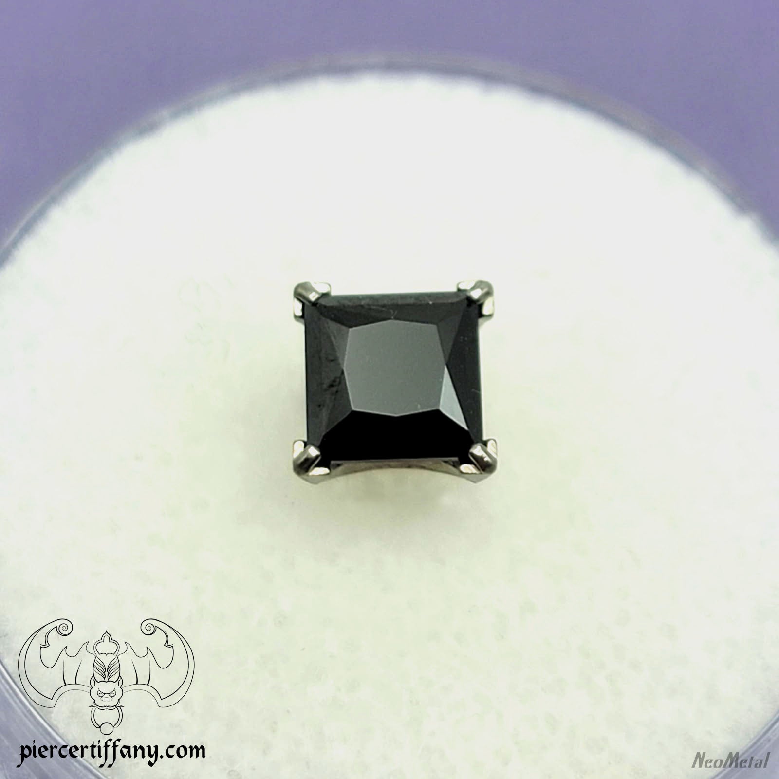 Threadless Piercing End Princess Gem NeoMetal Threadless End Titanium | Piercings by Tiffany